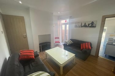 5 bed house, Dawlish Road, Selly Park, Birmingham, B297AR - Image 1